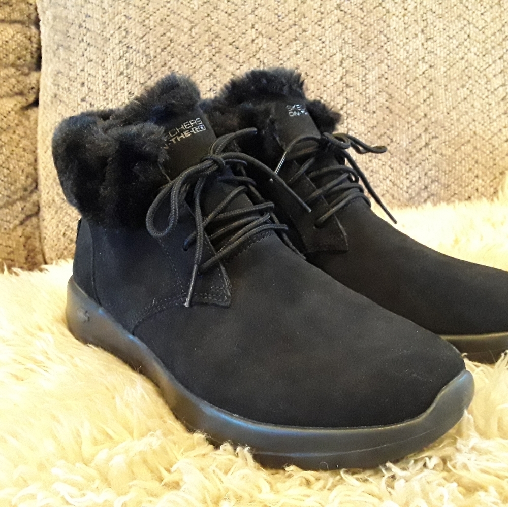 Women's Skechers Go Joy Lush Short Winter Boot